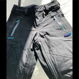 Volcom Insulated Gore-Tex snowboarding pants